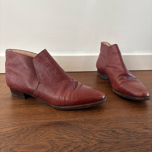 Vintage Textured Ankle Pointed Toe Booties in Warm Brown - Picture 2 of 10